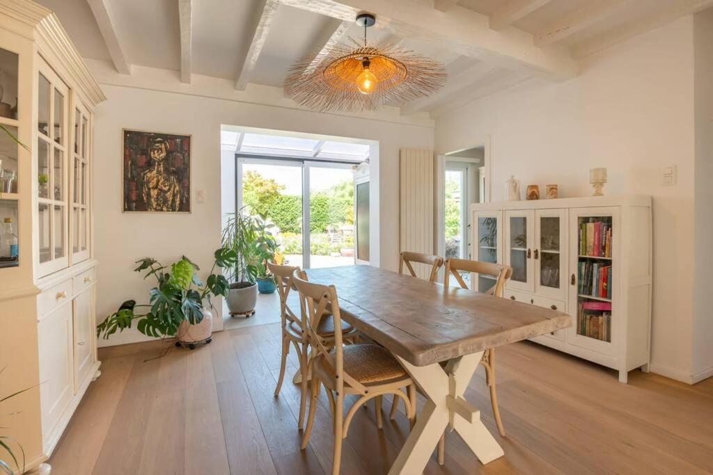 데한 Charming House With Garden 빌라 외부 사진